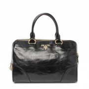 Copy Prada Import Original Burnished Leather Two Handle Bag BN0822 in Black XZ VS00640