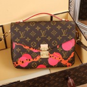 Louis Vuitton Monogram Canvas Pochette Metis Bag M40780 VS09115