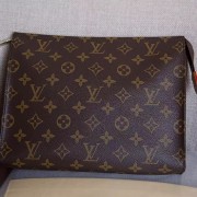 Louis Vuitton Monogram Canvas TOILETRY POUCH 26 M47542 VS00025
