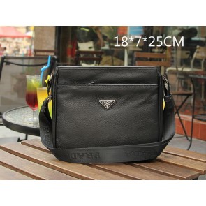 PRADA Grainy Leather Messenger Bag VA0797 Black VS06335