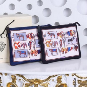 Sale 1:1 Imitation Gucci Horse Frame Print Travel Pouch 388917 VS04813